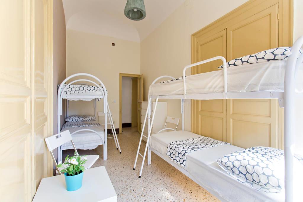 Sunshine Hostal *